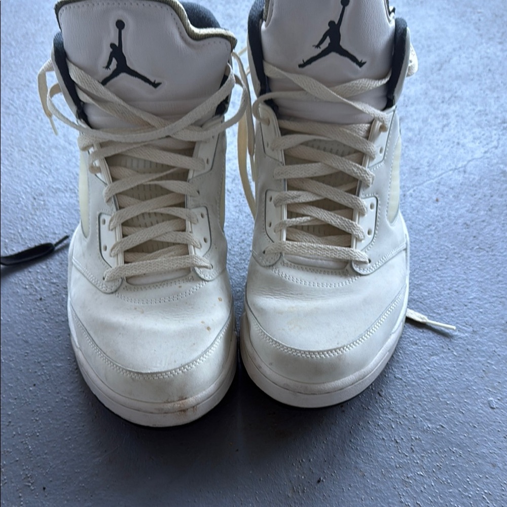 Jordan Men's White and Black Sneakers Authentic-No box